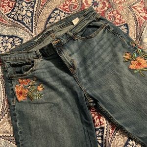 Old Navy floral detail boyfriend jeans